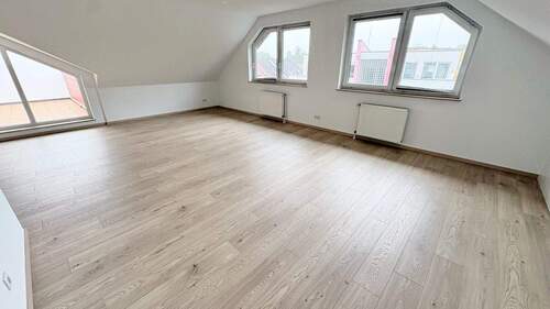 Wohnzimmer Ansicht 3 - 3 Zimmer Etagenwohnung in Frankfurt am Main