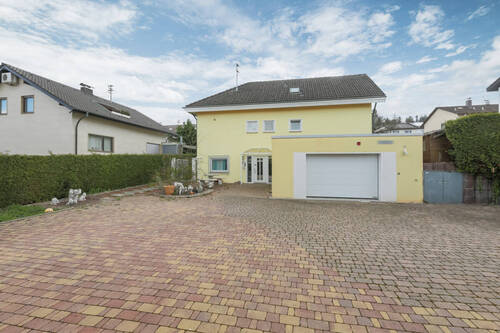 Vorderansicht - 6 Zimmer Einfamilienhaus zum Kaufen in Birkenfeld