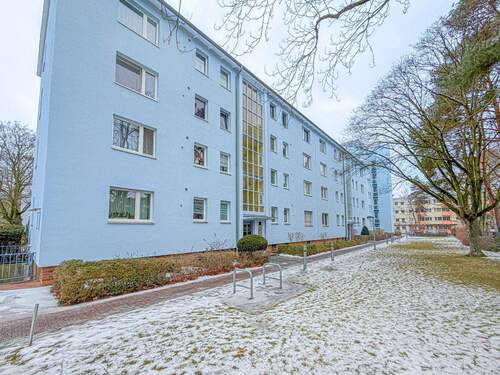 Hausfront - 2 Zimmer Etagenwohnung zum Kaufen in Berlin