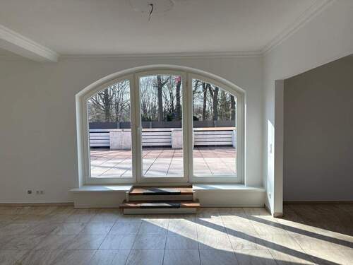 Blick auf Dachterrase.JPG - Schöne 3-Zimmer-Wohnung in Deinste zu vermieten!