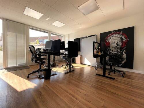 Büro mit Balkonzugang - 