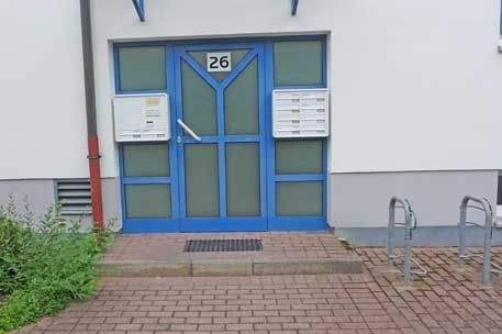 M204_Hauseingang_aussen.jpg - Etagenwohnung mit 77,80 m² in Nürnberg zum Kaufen