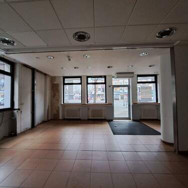 Verkaufbereich - Eingang - Gewerbeobjekt (Büro, Produktion, Verkauf) in Duisburg zur Miete