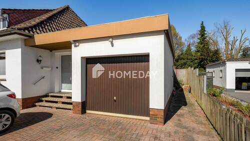 Garage - 7 Zimmer Einfamilienhaus zum Kaufen in Brake (Unterweser)