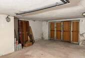 die Garage im massiv erstellten Vollkeller - 