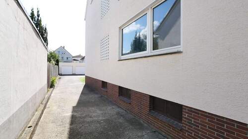 Einfahrt Garagen - 