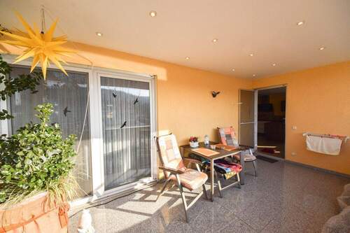 überdachter Balkon EG - 