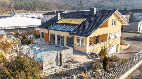 Außenansicht - 6 Zimmer Einfamilienhaus zum Kaufen in Elsenfeld / Rück