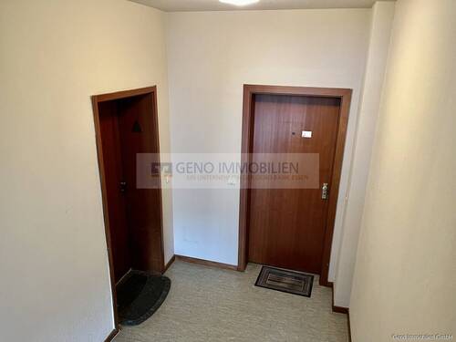 Detail Treppenhaus - 1 Zimmer Mehrfamilienhaus, Wohnhaus zum Kaufen in Gladbeck