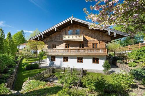 'SO SCHEE SCHO' - Winterzauber im Münchner Süden - H&G - SEINERZEIT 1650 - Exklusives Bauernhaus mit Gewerbeeinheit im Münchner Süden - PROVISIONSFREI!