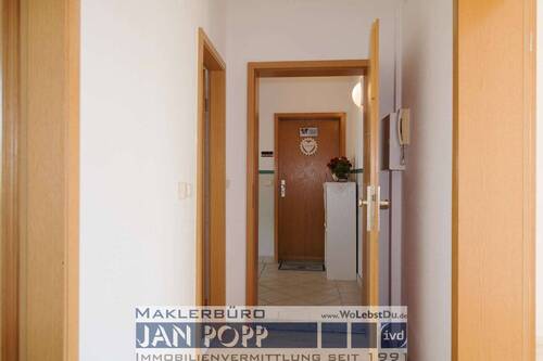 Eingangsbereich-Treppenhaus - 
