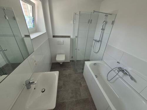 Modernes Badezimmer - 3 Zimmer Etagenwohnung in Fürstenau