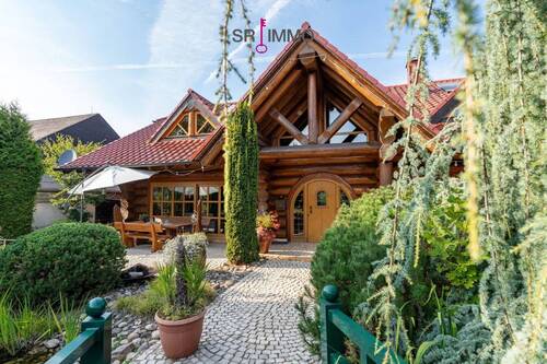 Bild 1 - Exklusives Naturstammhaus - Luxus, Natur & Privatsphäre