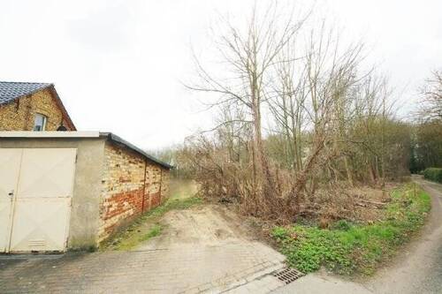 Blick auf das Grundstück - 