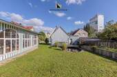 Ob Nebenhaus und noch ein Gartenhaus... - 
