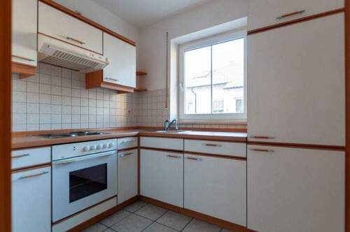 Küche mit Einbauküche - 