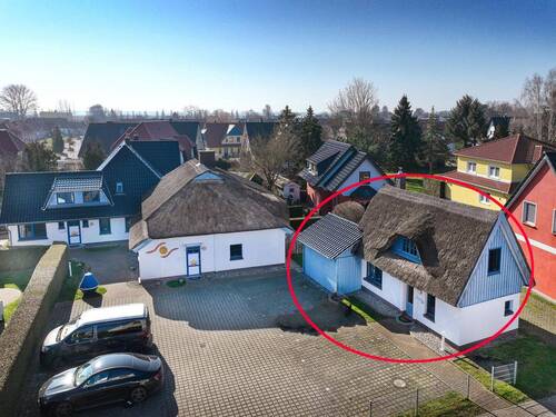 Bild 1 - Romantisches Ferienhaus 'Alte Kate' (WEG) mit Reetdach und Kamin in Strandnähe & Erholung und Entspannung garantiert