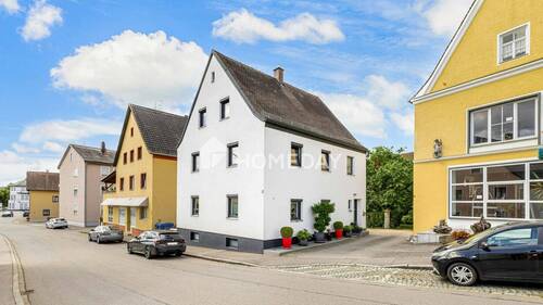 Außenansicht 1 - Komplett saniertes Einfamilienhaus mit Fußbodenheizung, Pelletofen und gepflegtem Originalparkett
