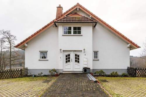 18359 Außenansicht - Erdgeschoss-Eigentumswohnung mit Parkplatz in Jünkerath - 2 Schlafzimmer & Balkon - Ebenerdig