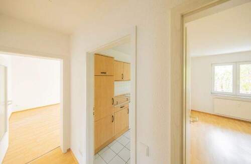 wohnen küche schlafen - Adlershof - Bezugsfreie 3-Zi-Whg mit Balkon, EBK und PKW-Stellplatz