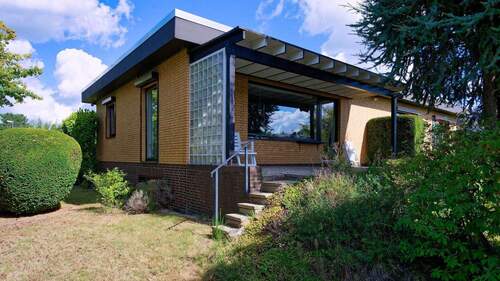 Terrassenansicht Gebäude - 4 Zimmer Bungalow in Laatzen