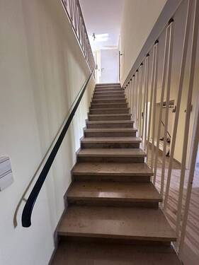 Treppe zum OG-Wohnen - 