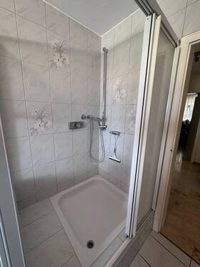 Dusche mit viel Platz - 