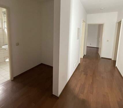 Flur - 3 Zimmer Etagenwohnung zum Kaufen in Neu-Isenburg