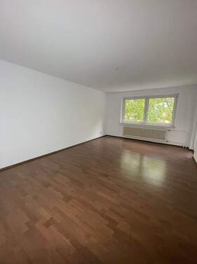Wohnzimmer - 3 Zimmer Etagenwohnung in Neu-Isenburg