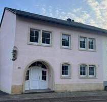 HERRLICHE AUSSICHTEN! CHARMANTES 228 M² WOHNHAUS IN TOP WOHNLAGE MIT FERNSICHT! - Kirf / Meurich