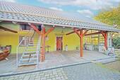 Hausansicht / Hofbereich - 