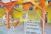 Treppe zur Wohnung im DG - 