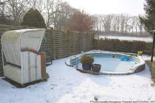 Außenpool - 9 Zimmer Mehrfamilienhaus, Wohnhaus in Hamburg