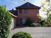 Hofseite - 7 Zimmer Einfamilienhaus in Syke / Barrien