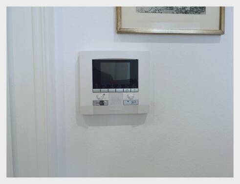 01 Flur - Gegensprechanlage mit Kamera.jpg - 