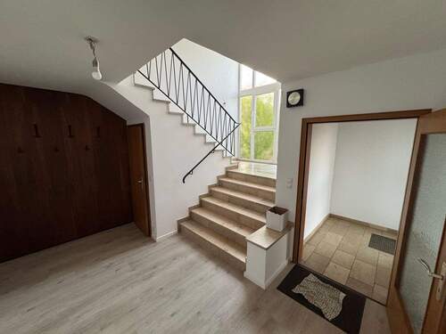 Treppenhaus - Haustür .JPG - 