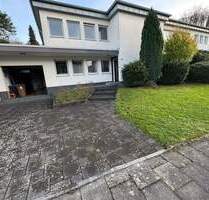 Großzügiges Einfamilienhaus mit Pool, Sauna und weitläufigem Hanggrundstück in sehr guter Wohnlage von Brühl-Pingsdorf