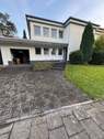 Garage, Einfahrt & Hauseingang_censored.jpg - 6 Zimmer Einfamilienhaus zur Miete in Brühl