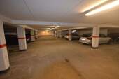 Blick in Tiefgarage - 