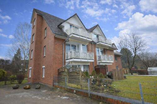 Hausansicht hinten - Attraktive 3-Zimmer-Wohnung inkl. TG-Stellplatz in ruhiger Wohnlage von Hinschenfelde