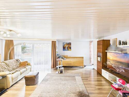 Wohnzimmer - 3 Zimmer Etagenwohnung zum Kaufen in Würzburg