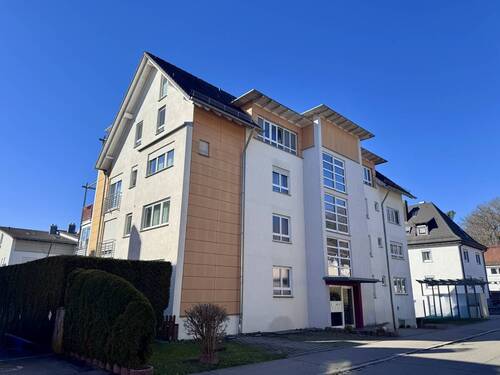 Objektansicht - Individuelle 3-Zimmer-DG-Wohnung mit ausgebautem Dachspitz und TG-Stellplatz