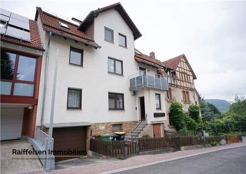 Raiffeisenstraße 29 - EIN ZWEIFAMILIENHAUS MIT VIELEN MÖGLICHKEITEN SUCHT NEUE EIGENTÜMER