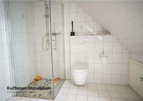 Raiffeisenstraße 21 - 