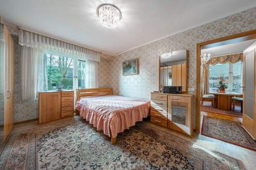 mit angrenzendem Schlaf-/Arbeitszimmer - 9 Zimmer Mehrfamilienhaus, Wohnhaus in Ibbenbüren