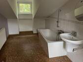 Bad / DG-Wohnung - 