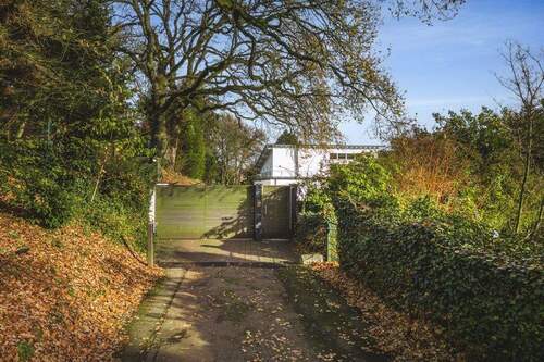 Zufahrt - Einfamilienhaus mit 485,00 m&sup2; in Aachen zum Kaufen