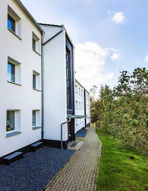 Eingangsbereich - Vermietete 3-Zimmer-Wohnung mit Balkon in gepflegtem Mehrfamilienhaus