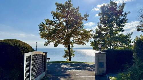 Einfahrt - 7 Zimmer Einfamilienhaus zum Kaufen in Hagnau am Bodensee