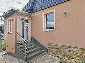 Hauseingang - 4 Zimmer Einfamilienhaus zum Kaufen in Flöha